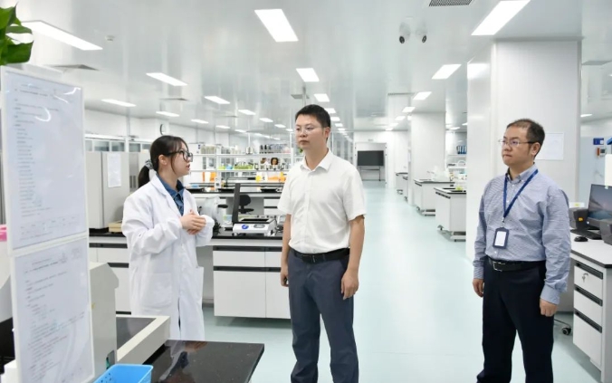向“新”而行 區主要領導考察生物技術開發企業，擘畫產業發展新藍圖